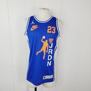 Jordan Men's Blue Sleeveless Mesh Athletic Basketball Jersey Size Small